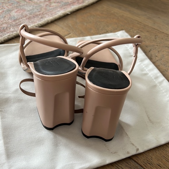 M Gemi Heels - Picture 3 of 3